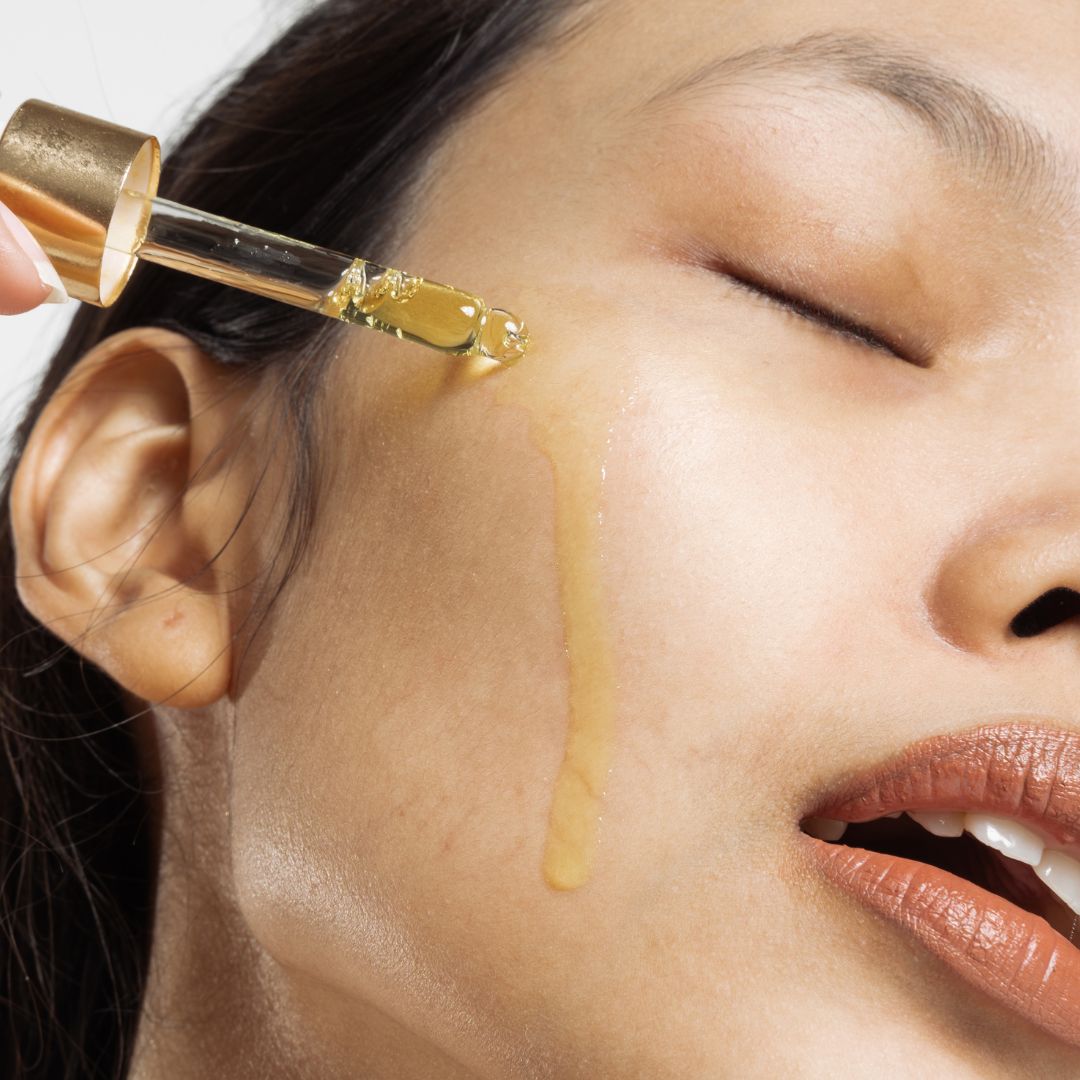 Read more about the article The Complete Guide to Facial Oils