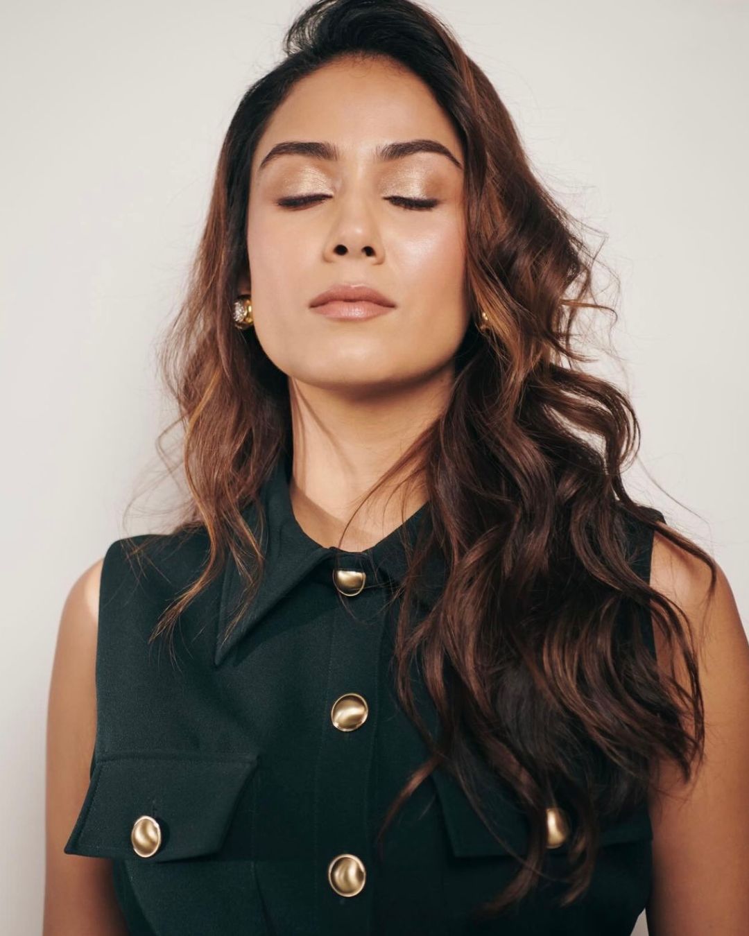 Read more about the article Mira Kapoor On Weird Obsessions, Bathroom Singing, and Skincare for Lazy Girls